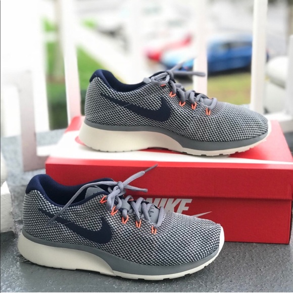 NWT Nike 🔥Tanjun Racer Cool Grey WMNS - Picture 6 of 7
